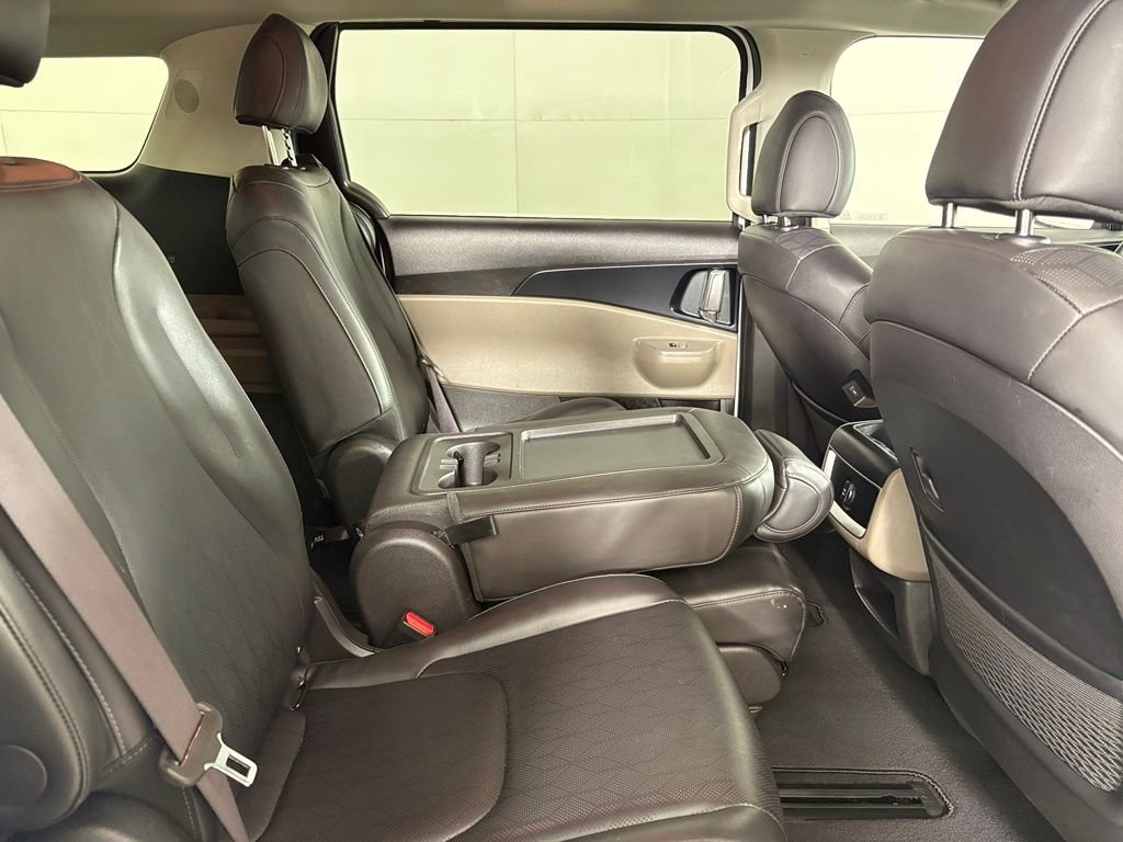 Used 2025 White Kia LXS image 15