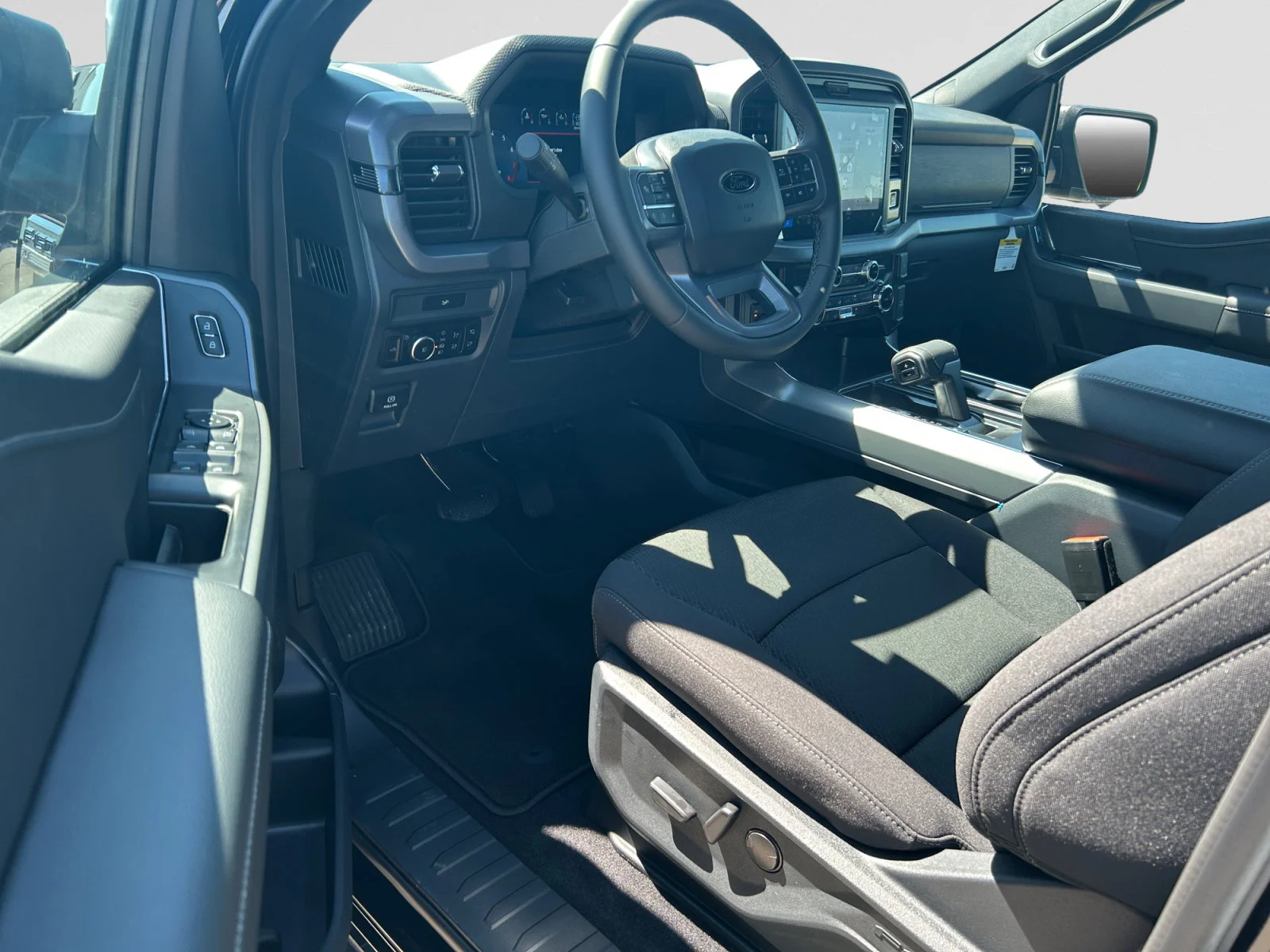 New 2026 Agate Black Metallic Ford XLT image 13