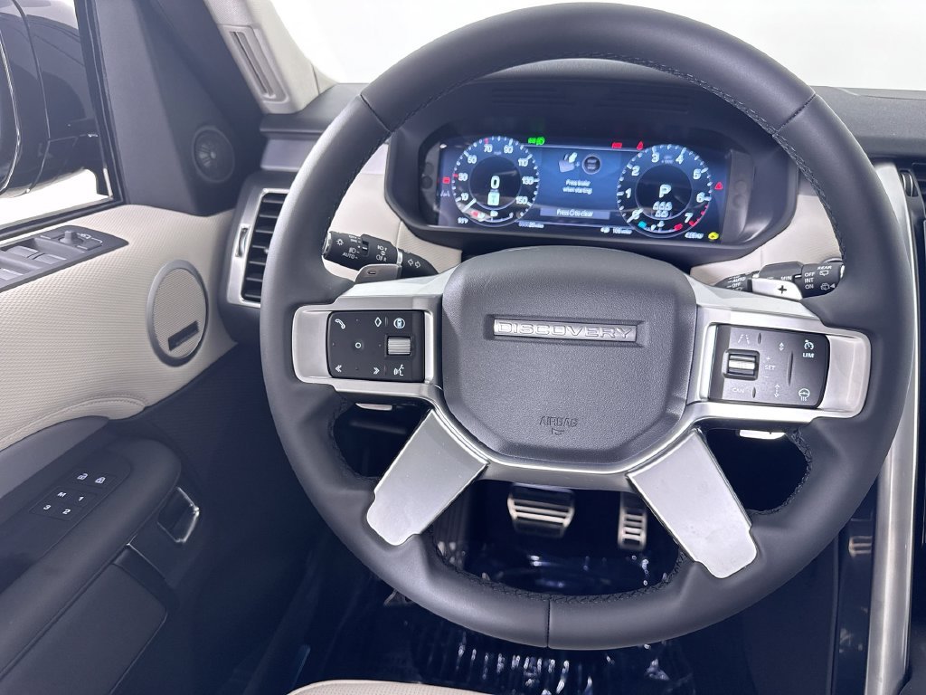 New 2026 Santorini Black Land Rover Dynamic SE image 14