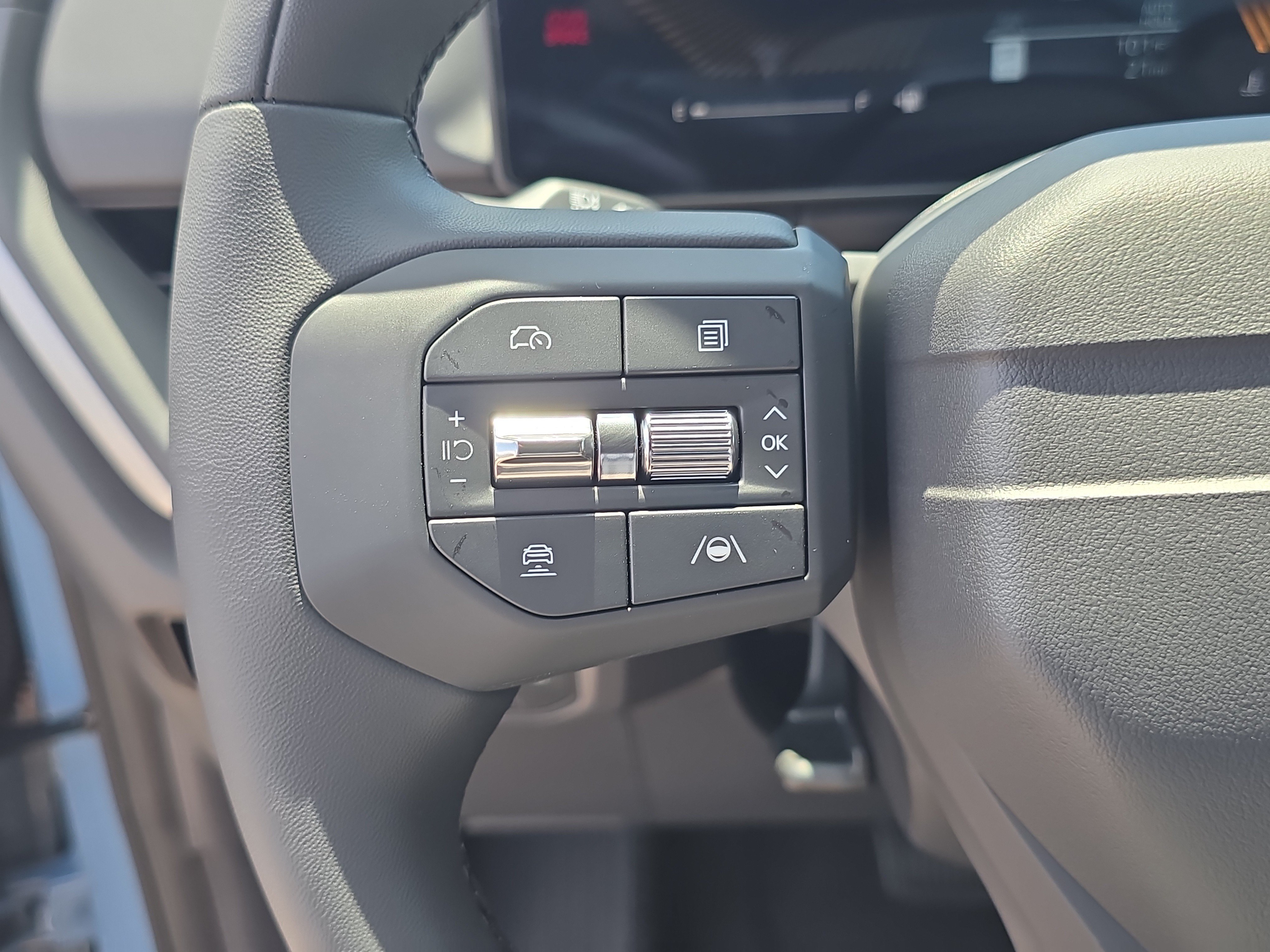 New 2027 Frost Blue / Black Roof Kia X-Line S image 29