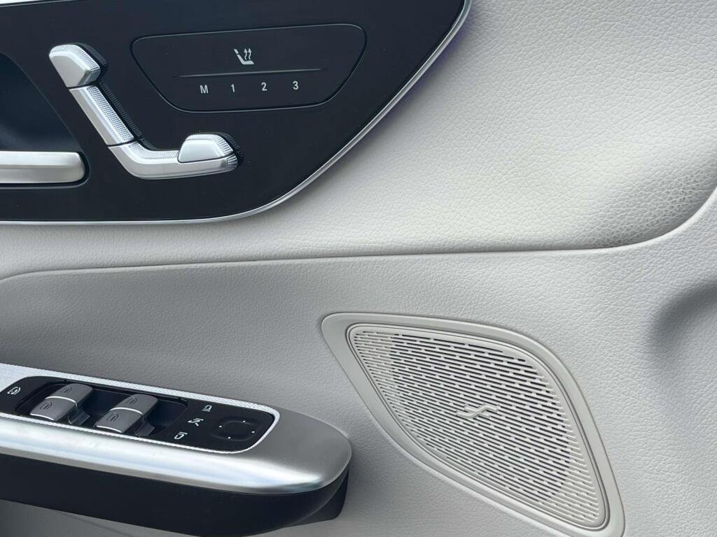 New 2026 Graphite Grey Metallic Mercedes-Benz GLC 300 image 30