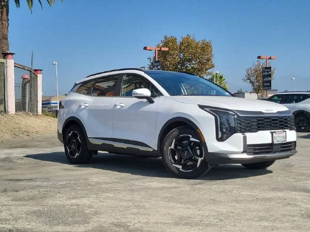 Certified Pre-Owned 2026 Kia Sportage EX FWD 4D Sport Utility