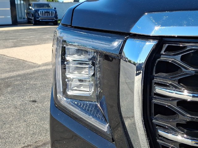 2024 GMC Yukon SLT - Photo 9