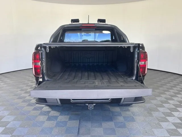Used 2018 BLACK Chevrolet 4WD Z71 image 44