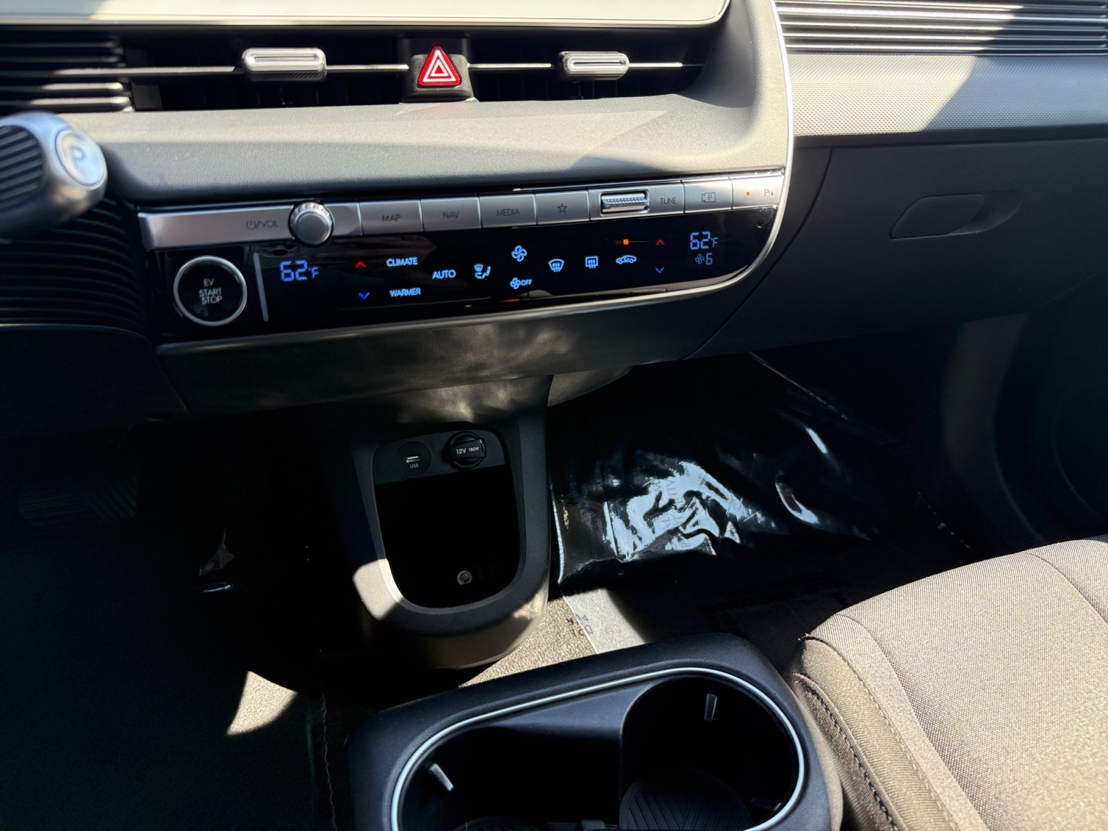 Certified Used 2024 Atlas White Hyundai SEL image 13