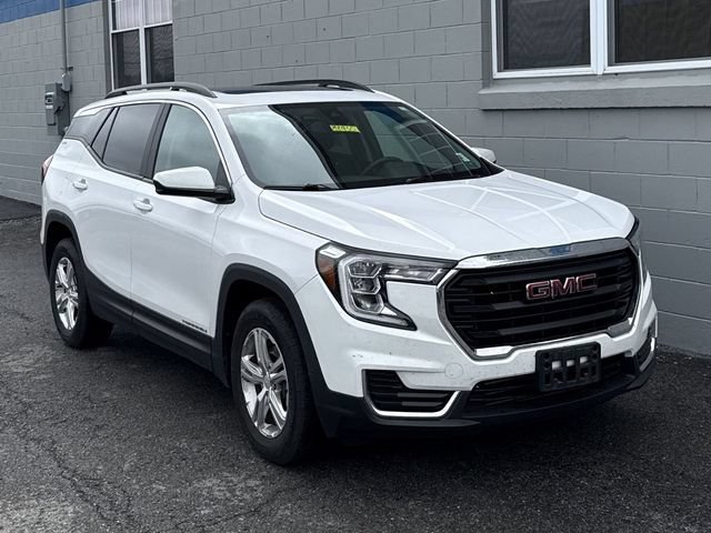 Certified Used 2022 Summit White GMC SLE image 3