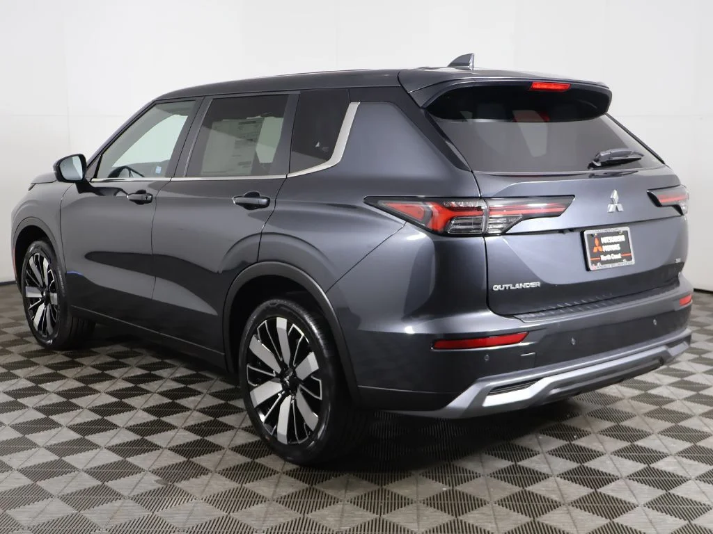 New 2026 Gray Mitsubishi SE 1.5T S-AWC image 16