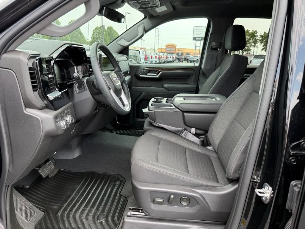 2026 GMC Sierra 1500 SLE - Photo 14