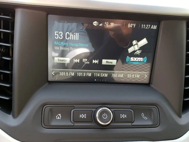 Used 2019 SUMMIT WHITE GMC SLE image 10
