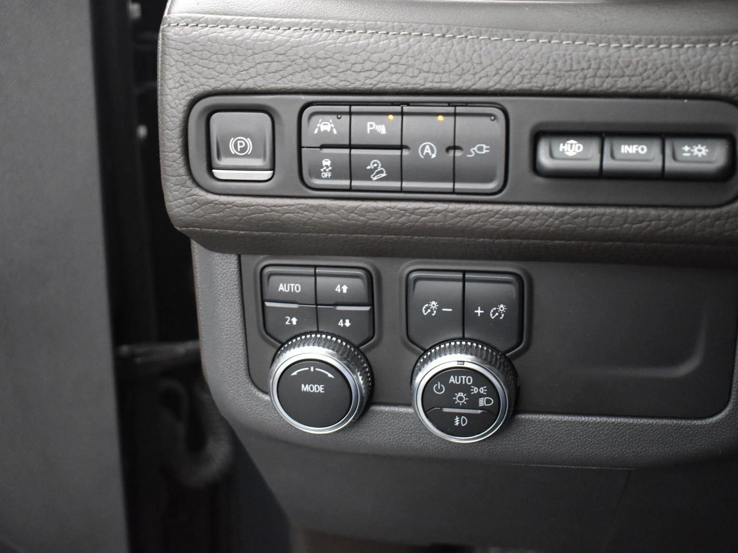 Used 2021 Hunter Metallic GMC Denali image 23