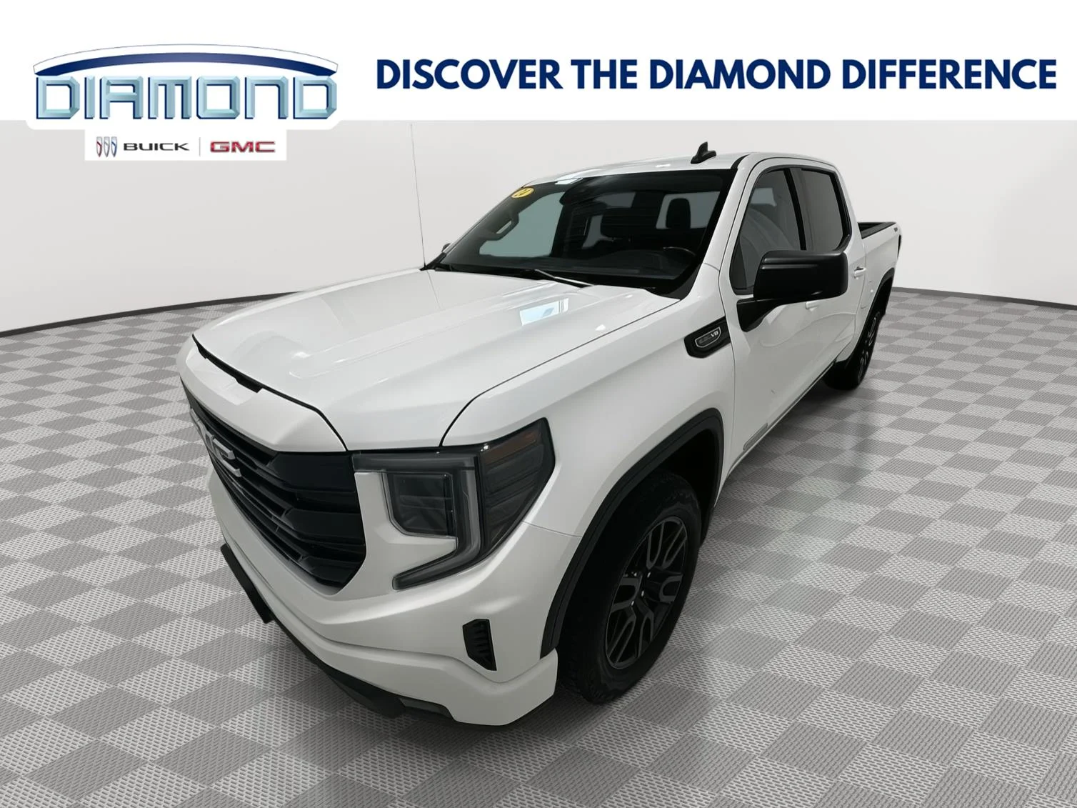 Used 2024 Summit White GMC Elevation image 1