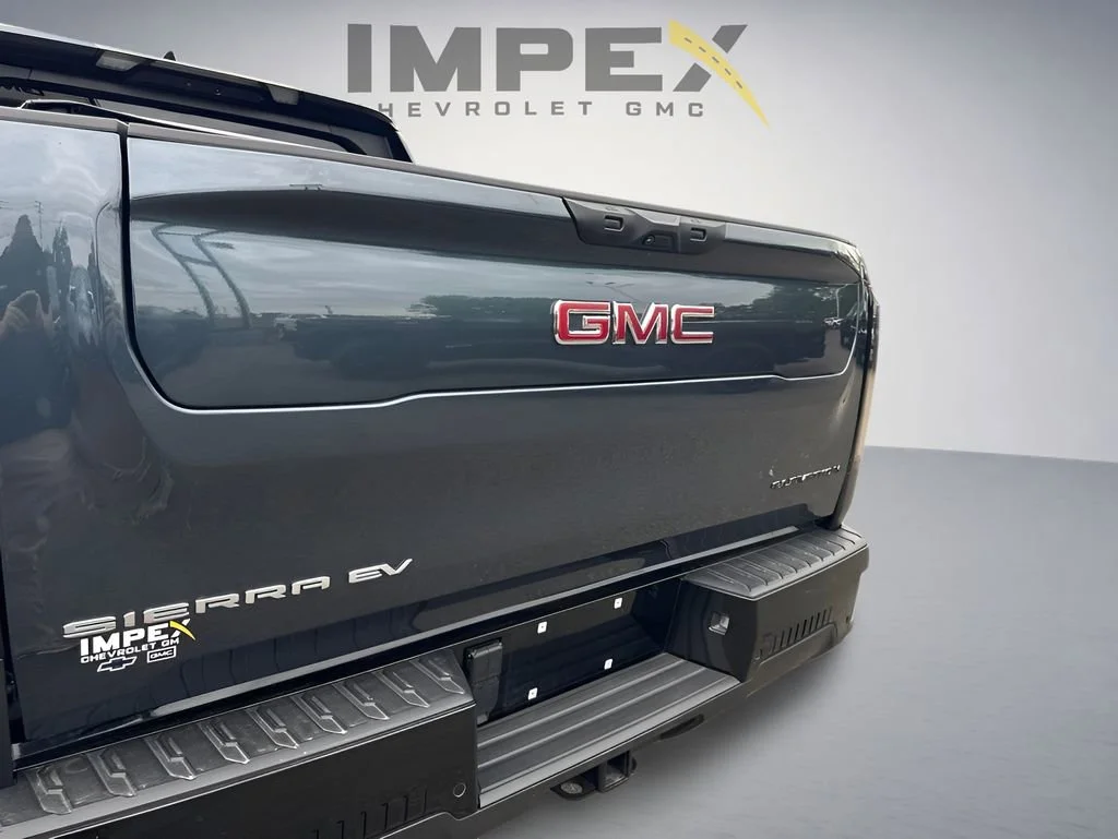 Used 2026 Deep Ocean Metallic GMC Elevation Extended Range image 38