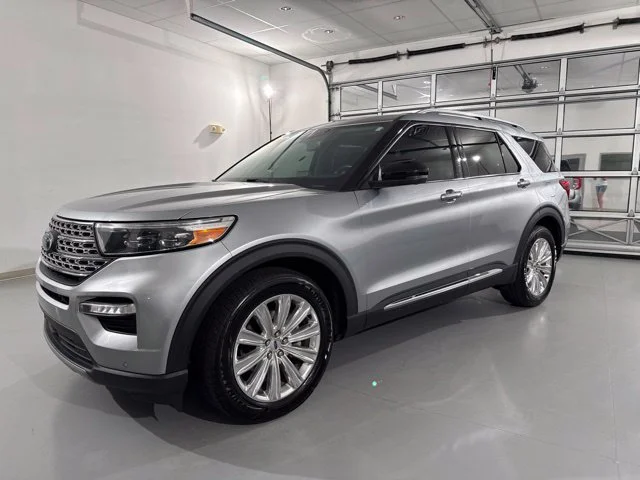 Used 2023 Silver Ford Limited image 3
