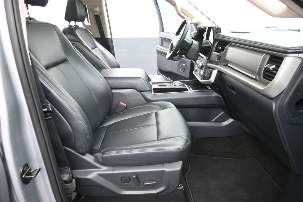 Used 2022 Silver Ford XLT image 27