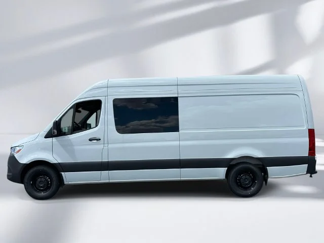 New 2026  Mercedes-Benz Crew 170 WB image 2
