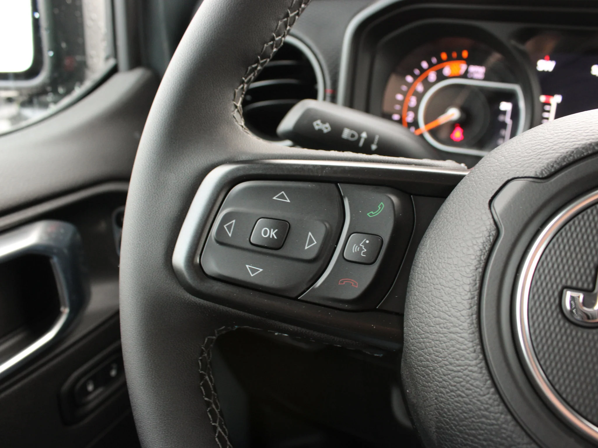 New 2026 Dark blue Jeep Rubicon* 4 Door 4x4, Nappa Leather, Safety Group, Front/Rear Lockers image 14