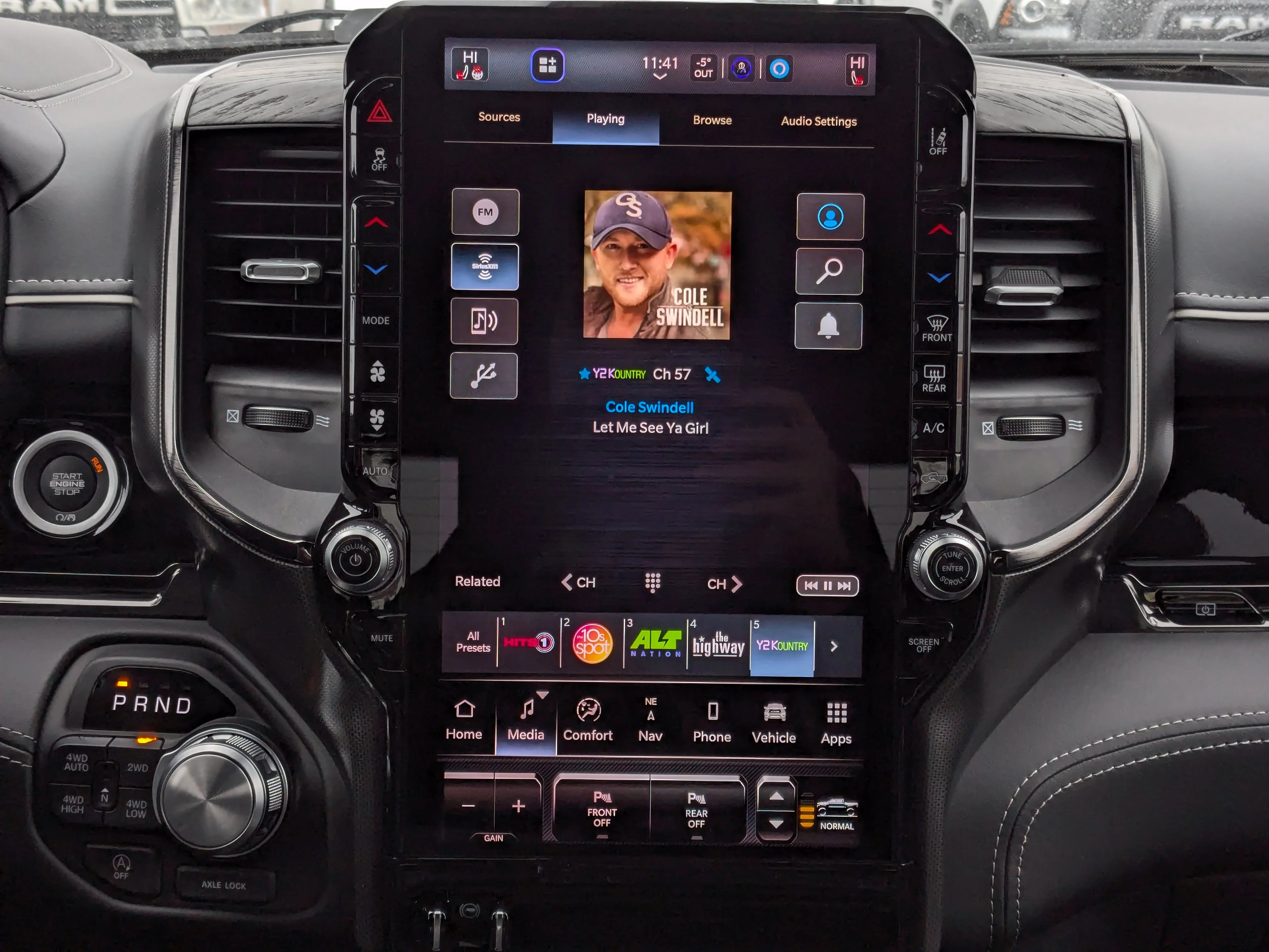 New 2026 Black RAM Limited - PANO SUNROOF - HEADS UP DISPLAY - RAMBOX CARGO & TONS MORE! image 21