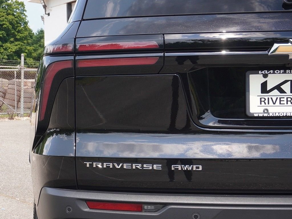 Used 2025 Black Chevrolet LT image 19