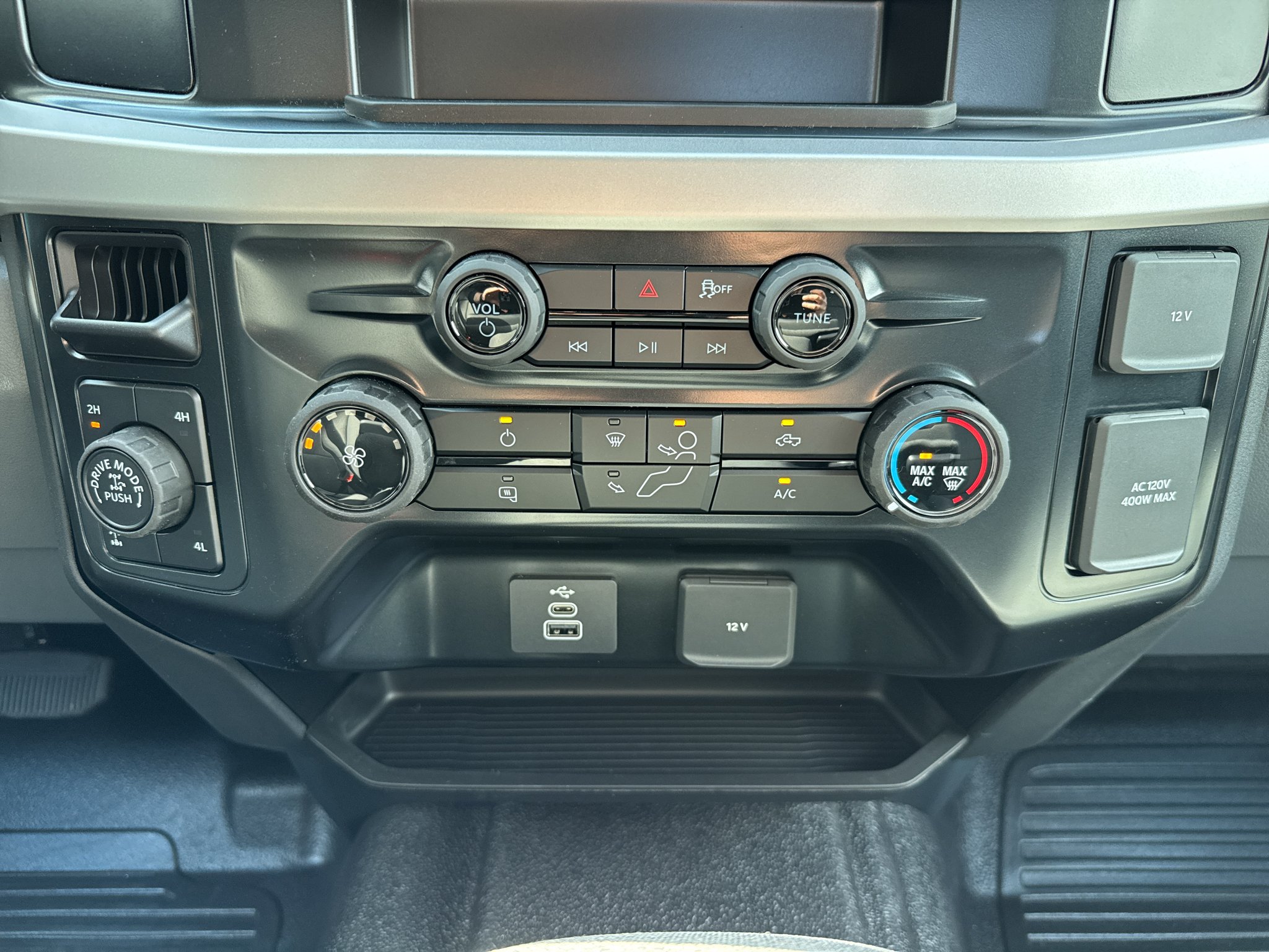 New 2027 Carbonized Gray Metallic Ford XL image 22