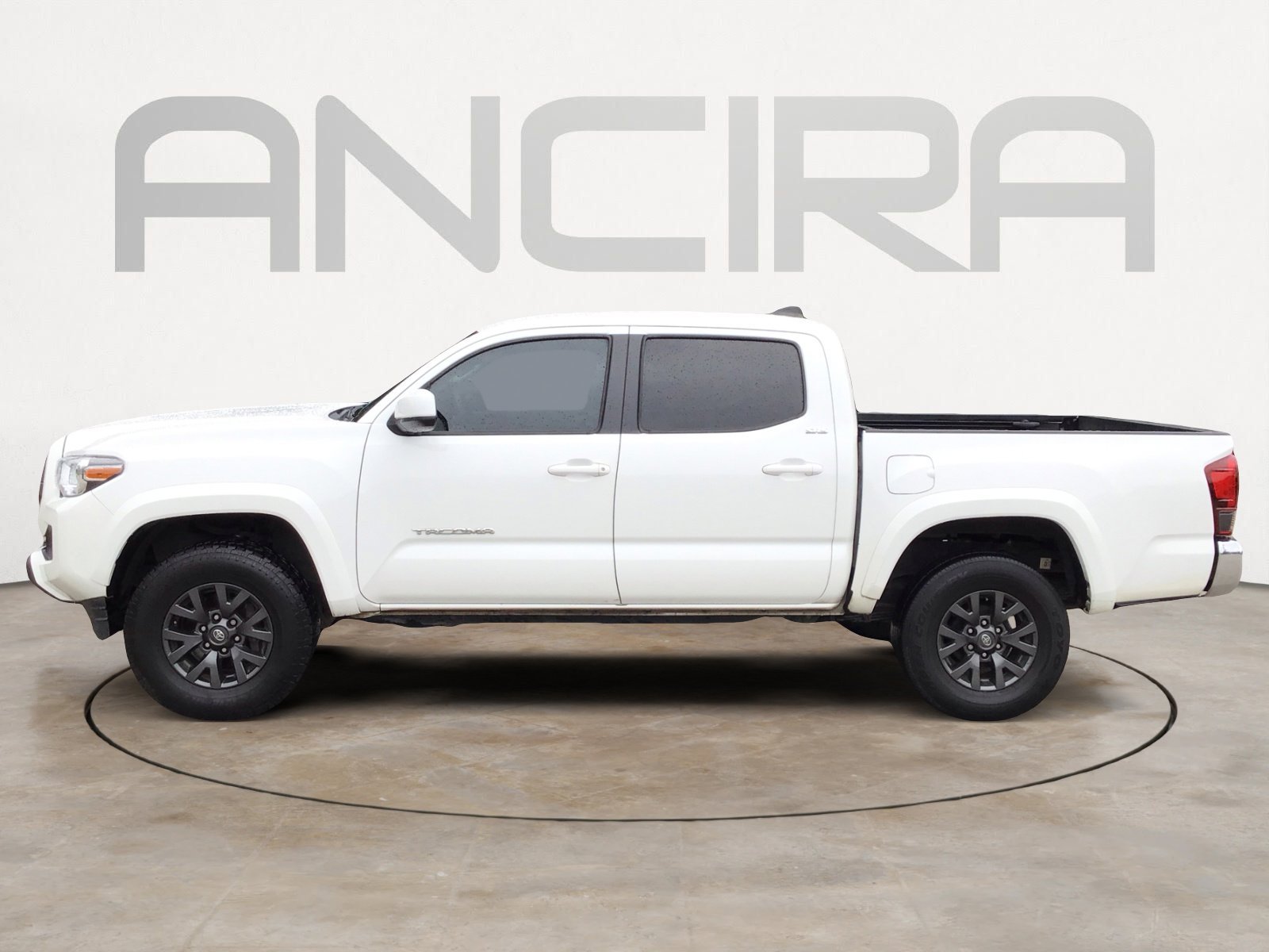 Used 2023 Ice Cap Toyota SR5 image 6