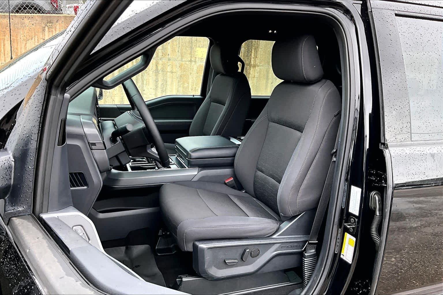 Used 2025 Agate Black Metallic Ford XLT image 11