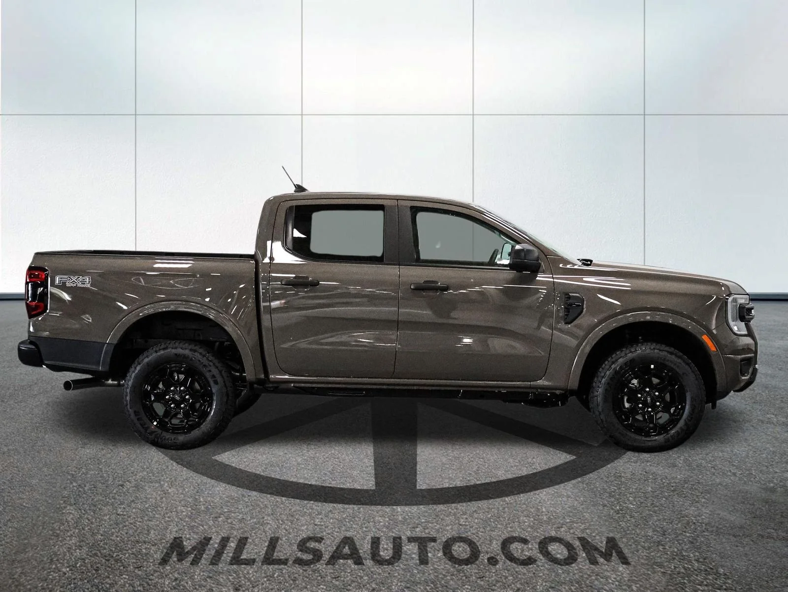 New 2026 Marsh Gray Ford XLT image 9