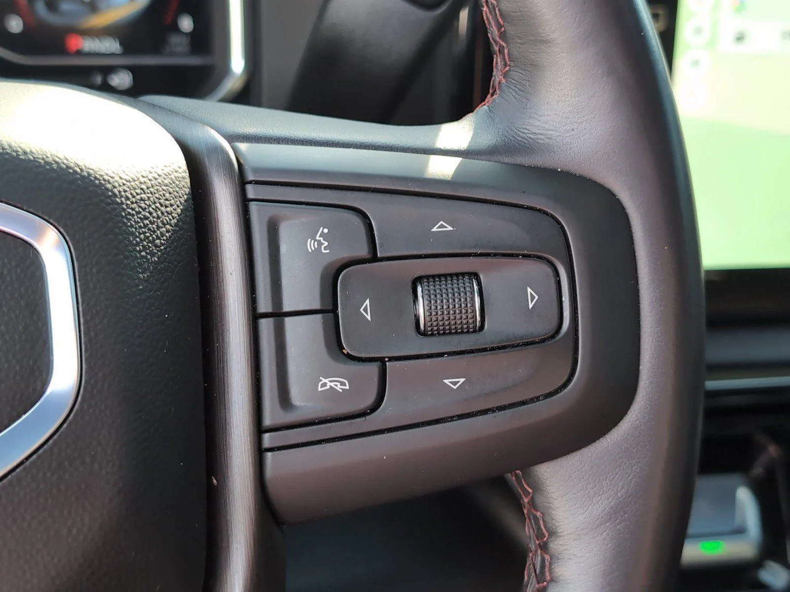 Used 2025 Onyx Black GMC AT4X image 30