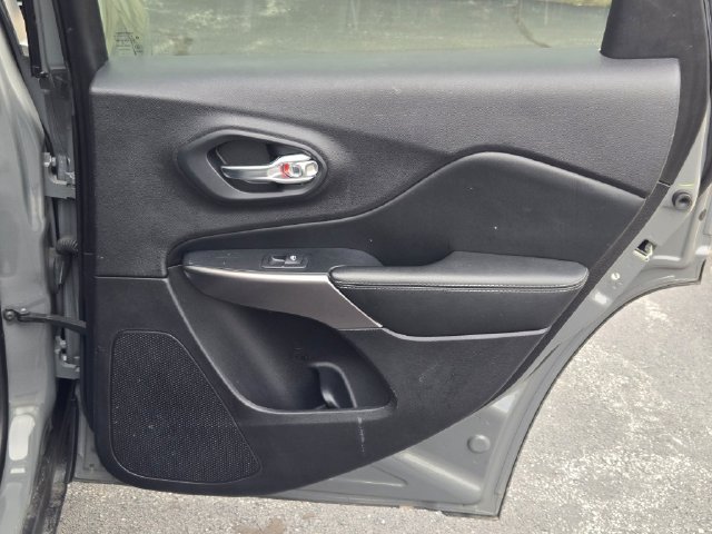 Used 2020 Gray Jeep Limited image 8