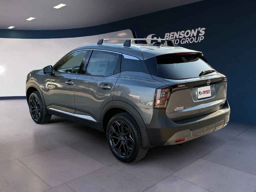 New 2027 Gray Nissan SR image 3