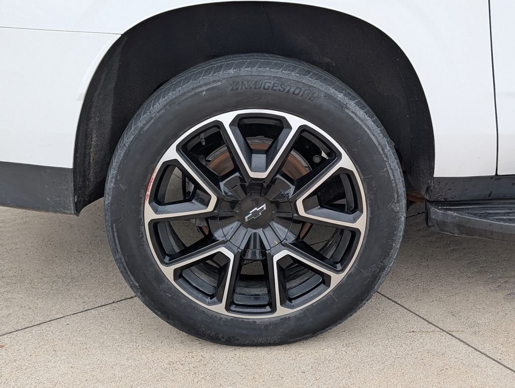 Used 2024 Summit White Chevrolet RST image 3