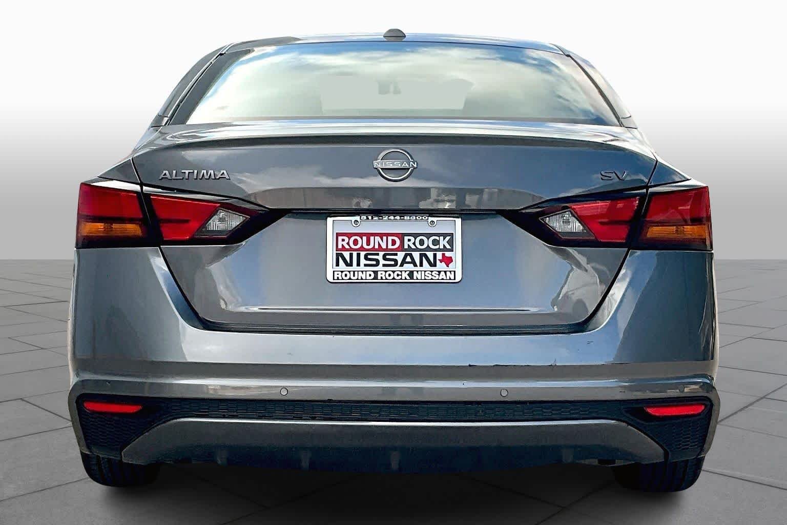 Used 2024 Gun Metallic Nissan 2.5 SV image 4