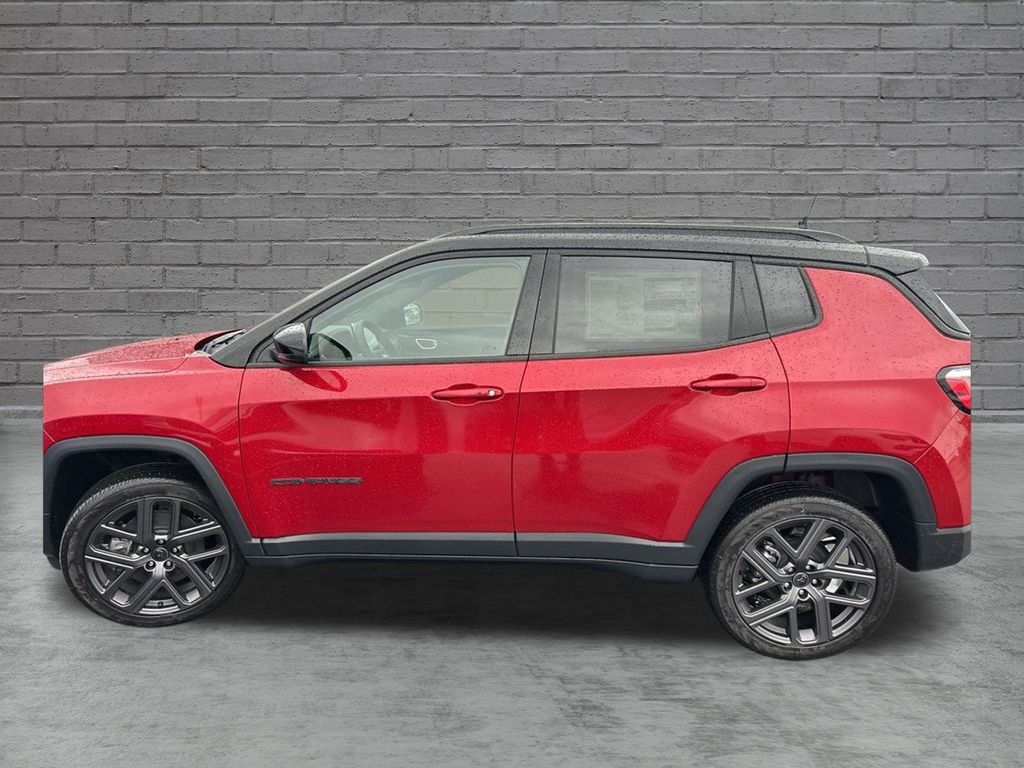 New 2026 Red Hot Pearl-Coat Exterior Paint Jeep Limited image 4