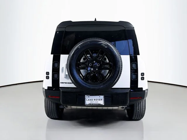 New 2026 Fuji White Land Rover S image 6