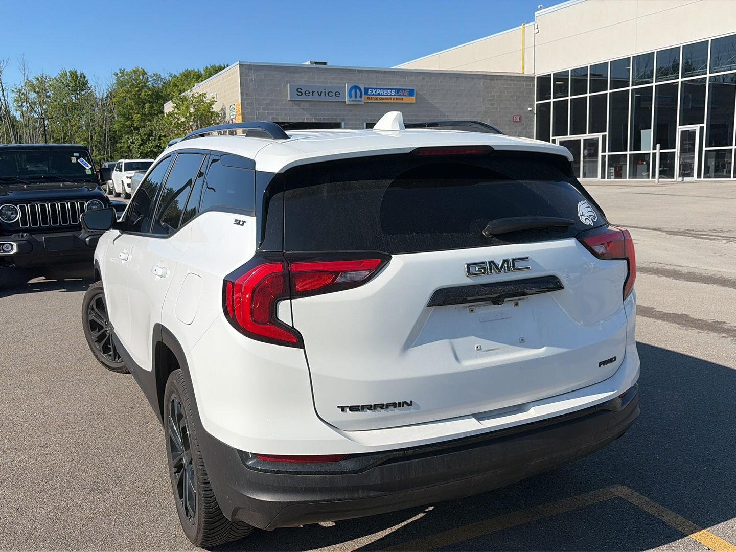 Used 2021 Summit White GMC SLT image 3