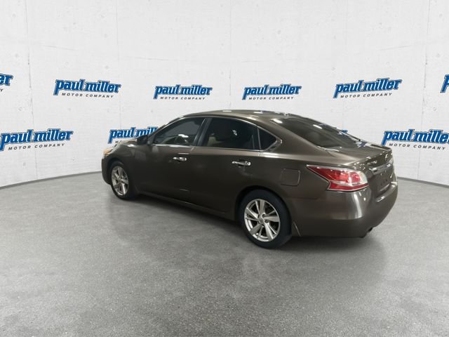 Used 2015 Brown Nissan 2.5 SV image 13