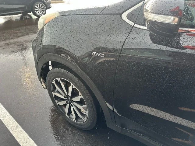 Used 2017 Red Kia EX image 9