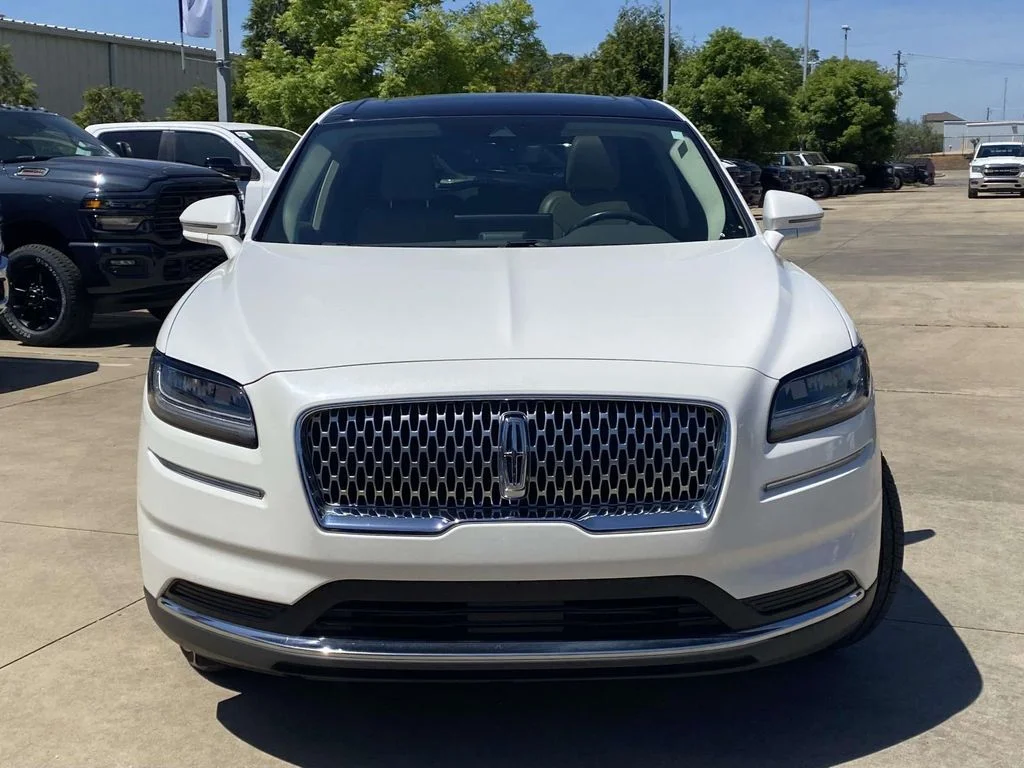 Used 2022 White Lincoln Reserve image 2