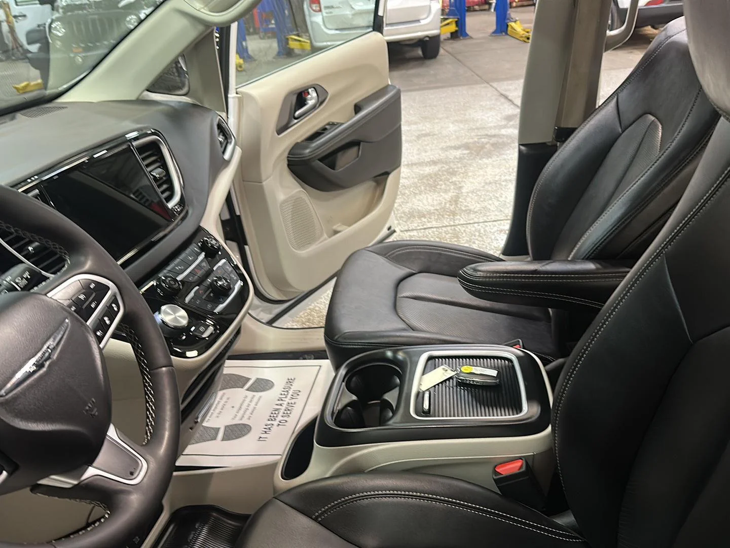 Used 2024 Bright White Clearcoat Chrysler Touring L image 25