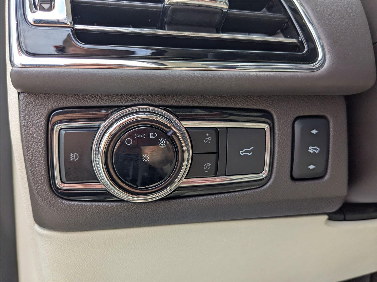Used 2020 Pristine White Lincoln Black Label image 15