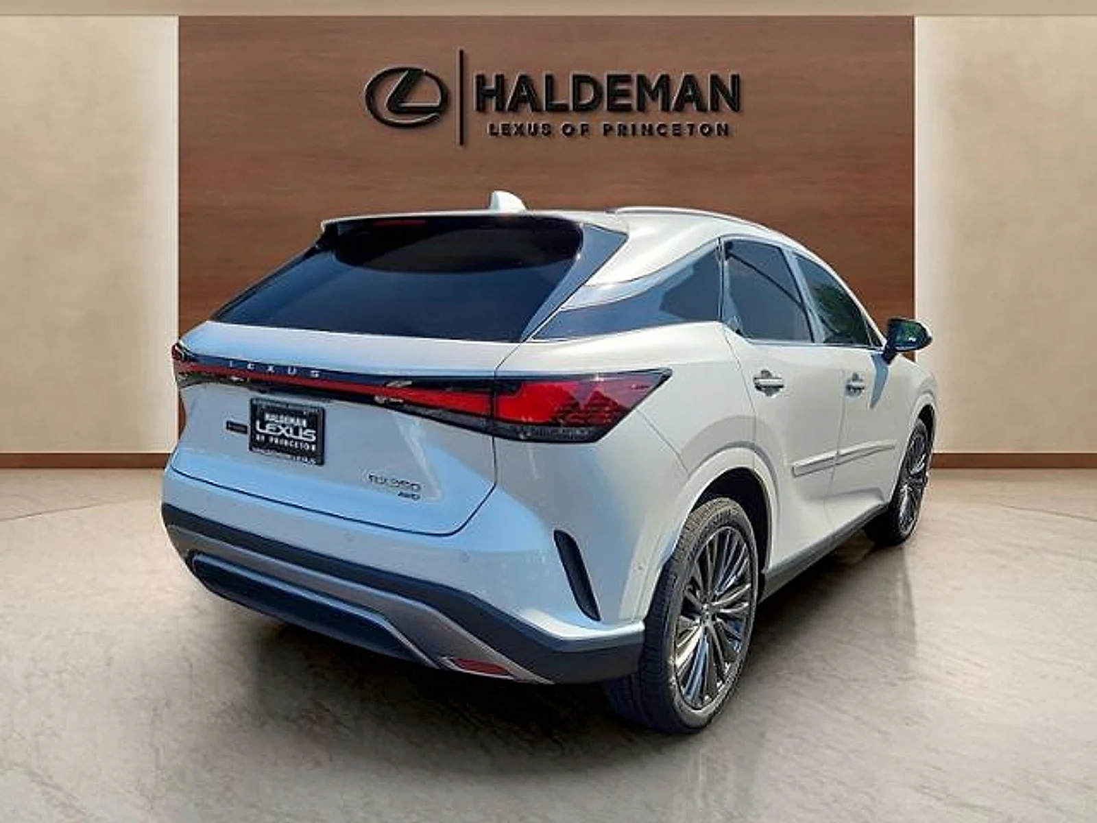 Certified Used 2024 Eminent White Pearl Lexus Luxury image 4