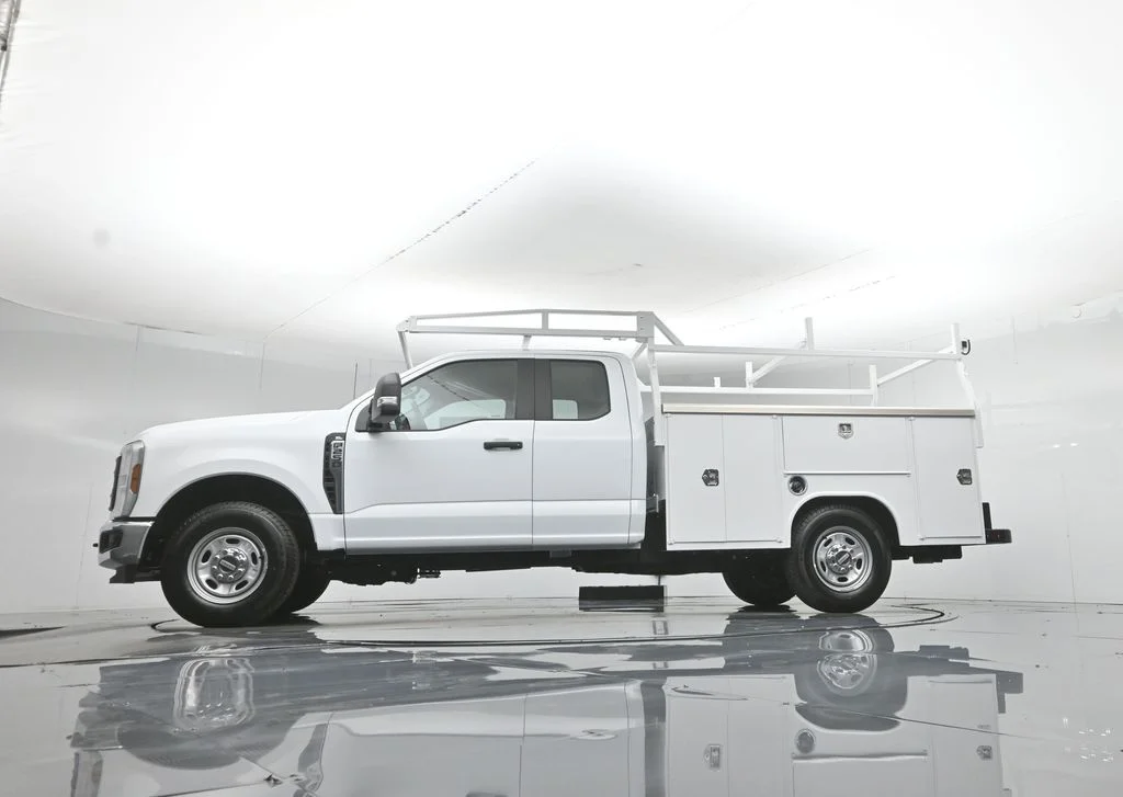 New 2026 Oxford White Ford XL image 56