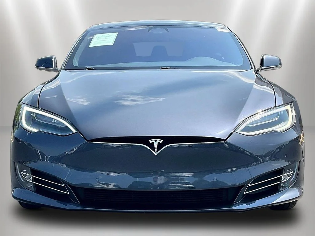 Used 2020  Tesla Performance image 2