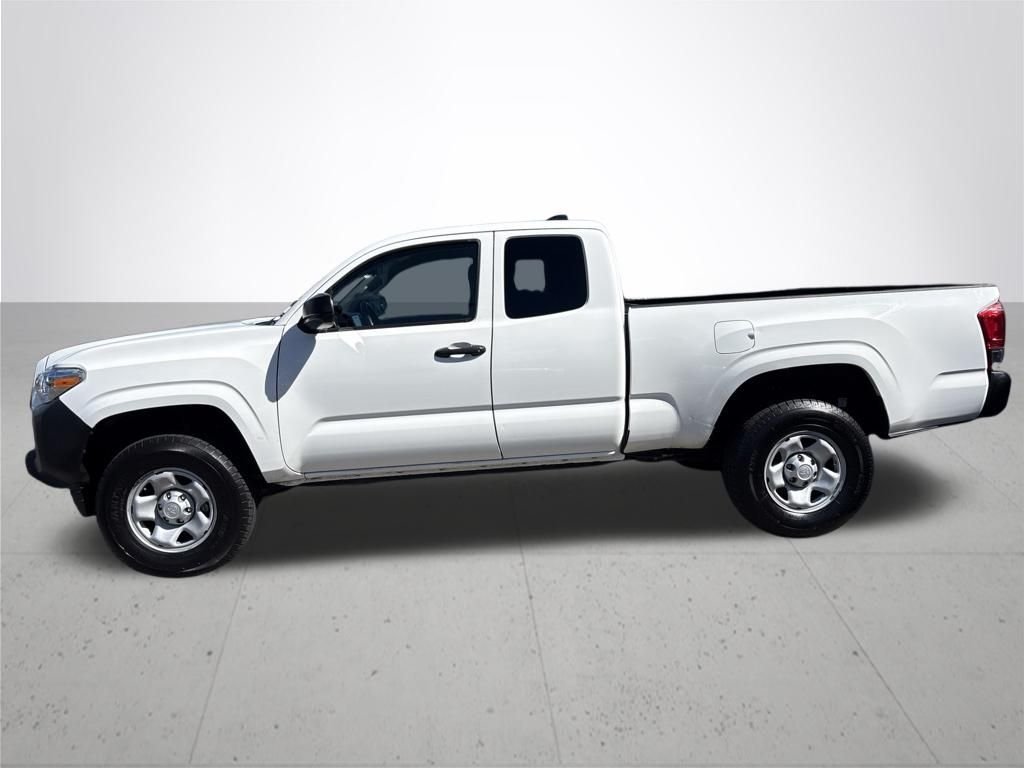 Used 2022 White Toyota SR image 10
