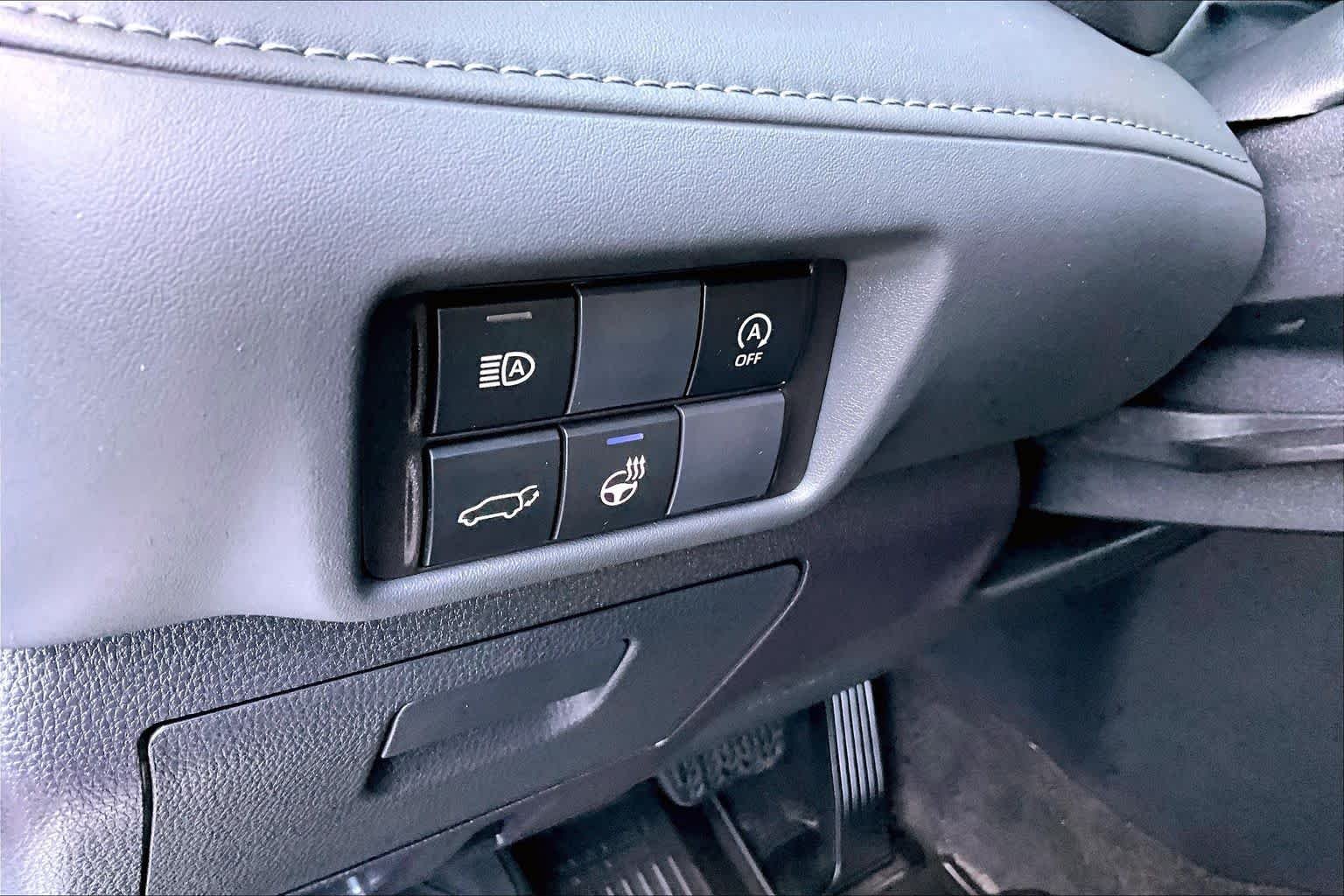 Used 2023 Wind Chill Pearl Toyota Limited image 33
