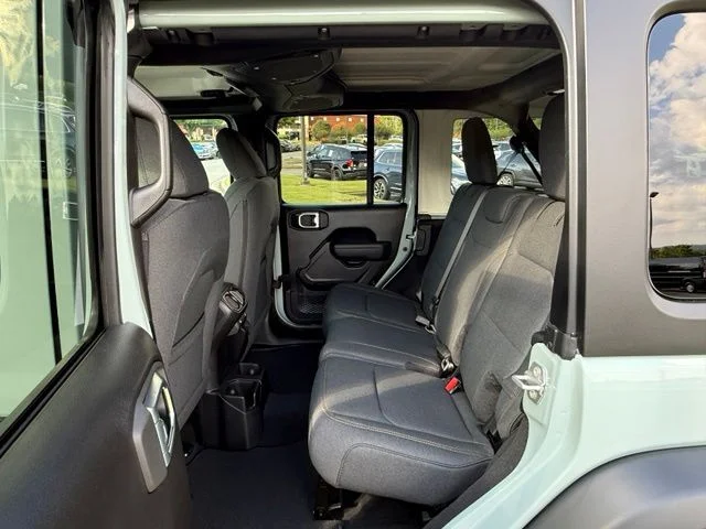 New 2026 Earl Clearcoat Jeep Sport S image 23