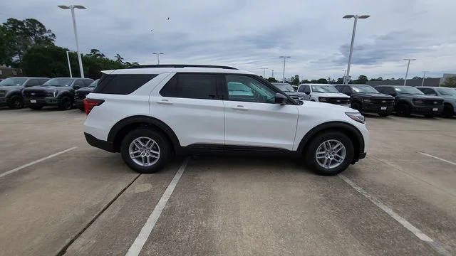 New 2026 Star White Metallic Tri-Coat Ford Active image 10