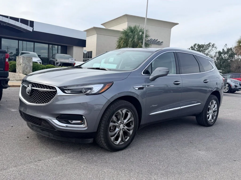 Used 2018 Gray Buick Avenir image 2
