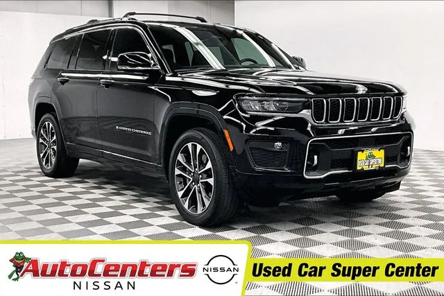 Used 2023 Diamond Black Crystal Pearlcoat Jeep Overland image 1