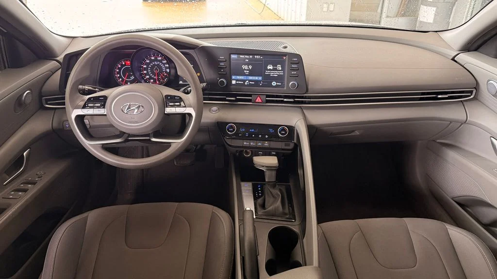 Used 2023 White Hyundai SEL image 14