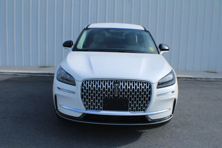 Used 2024 White Lincoln Premiere image 14